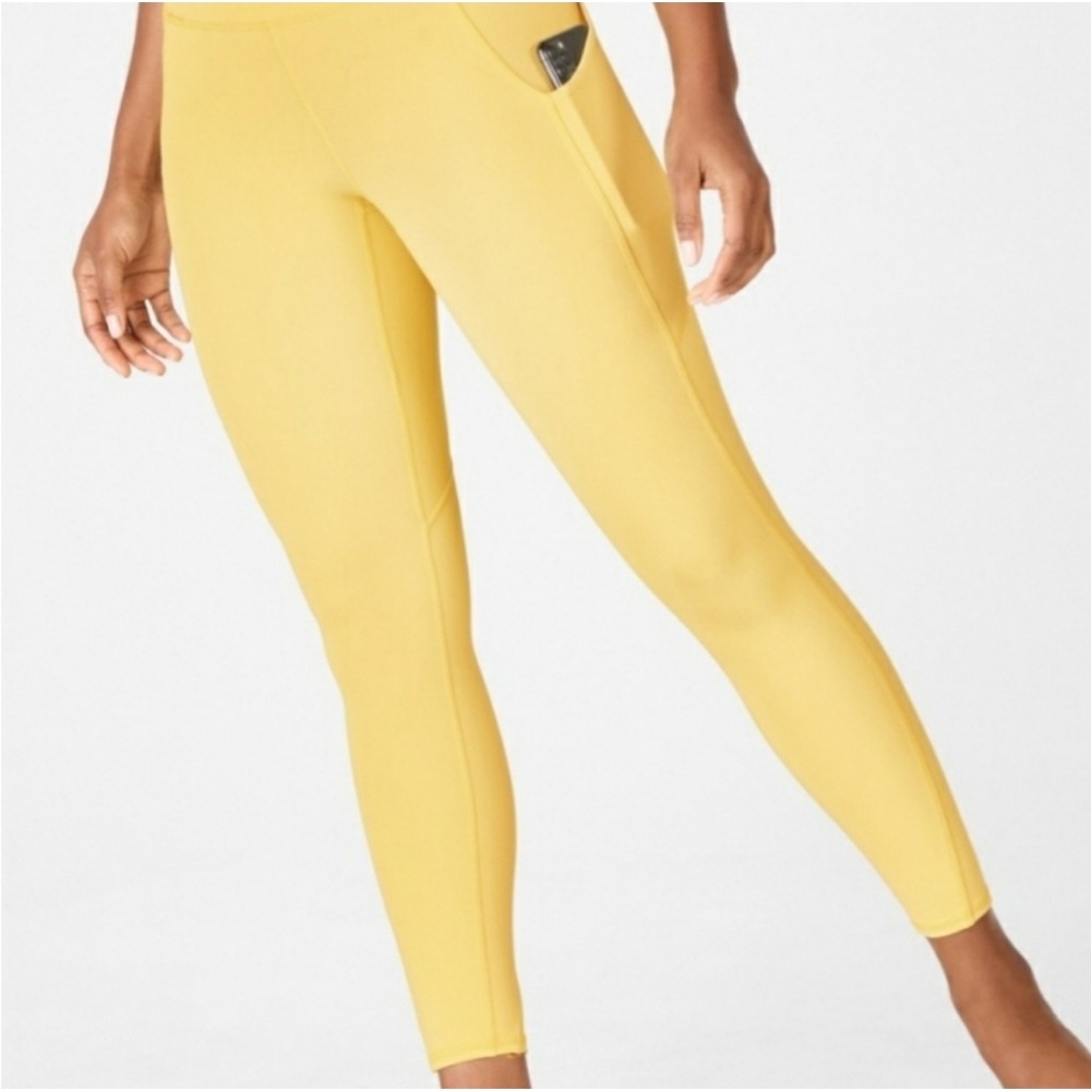 Madelaine Petsch X Fabletics Resilient High Waisted Leggings Color Meyer XS 7/8 - Picture 4 of 15